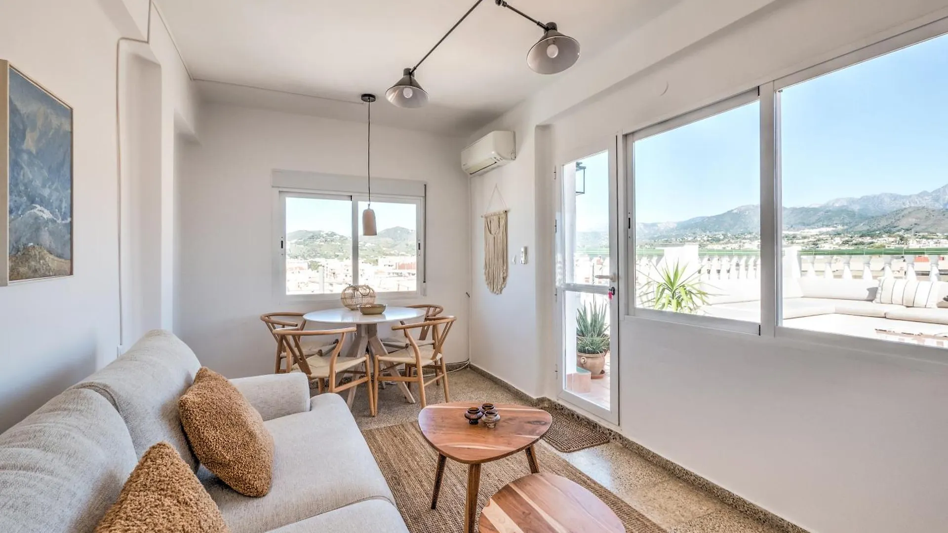 Penthouse With Rooftop Terrace In Torrecilla 内尔哈 公寓